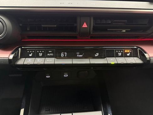 Used 2025 Toyota Prius Plug-In Hybrid w/ Limited Premium Package image 18