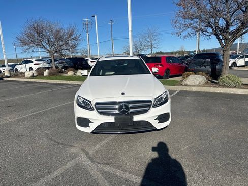 Used 2018 Mercedes-Benz E 300 4MATIC image 2