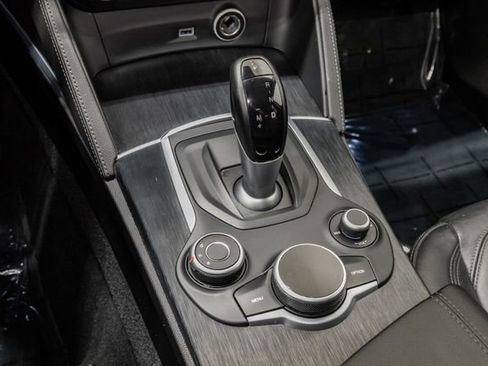 Used 2019 Alfa Romeo Stelvio AWD image 16
