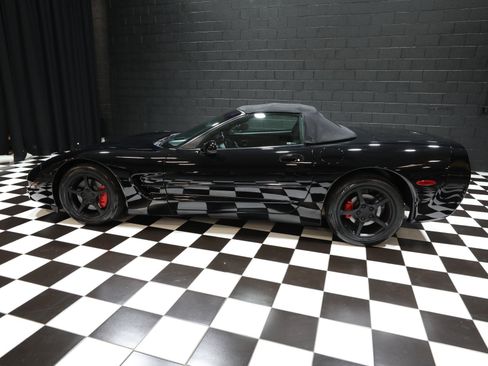 Used 2001 Chevrolet Corvette Convertible w/ Preferred Equipment Group2 RWD image 7