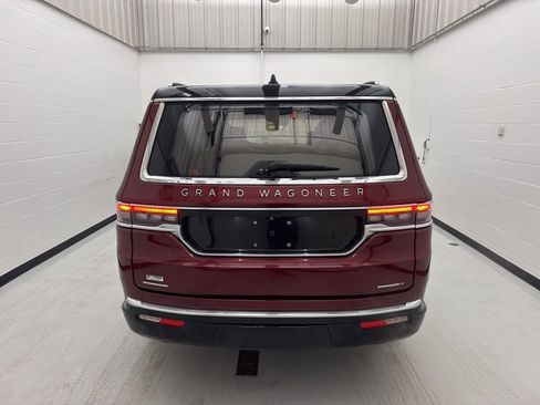 Used 2022 Jeep Grand Wagoneer Series III image 14