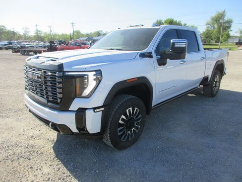 New 2026 GMC Sierra 2500 Denali Ultimate AWD/4WD image 10