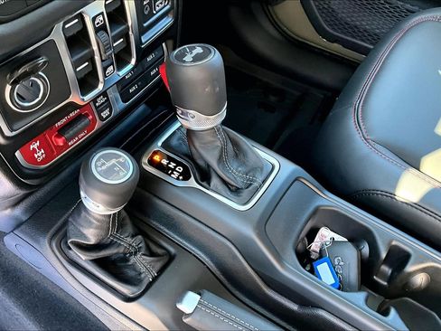 New 2026 Jeep Wrangler Unlimited Rubicon w/ Technology Group image 21