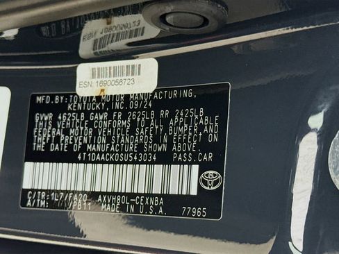 Used 2025 Toyota Camry LE image 30