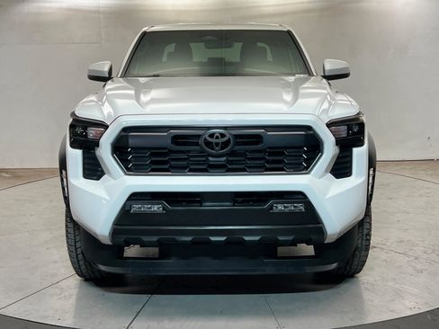 Used 2025 Toyota Tacoma TRD Off-Road AWD/4WD image 8