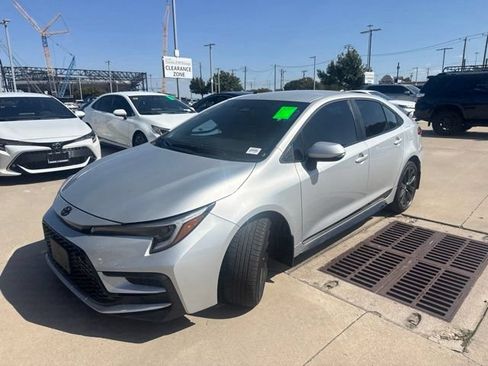 Used 2026 Toyota Corolla SE FWD image 6