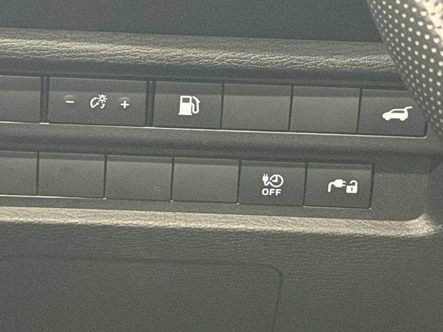 Used 2024 Mitsubishi Outlander 4WD Plug-In Hybrid image 36