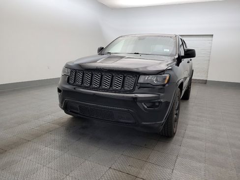 Used 2019 Jeep Grand Cherokee Altitude image 15