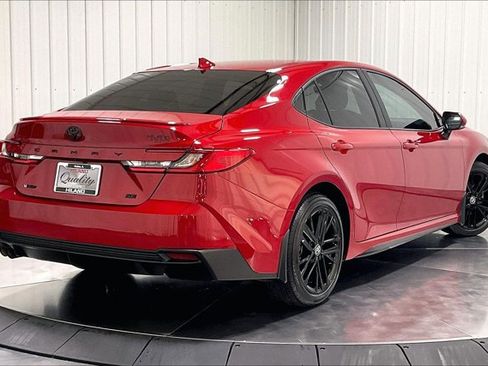 Used 2026 Toyota Camry SE w/ Convenience Package FWD image 7