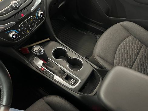 Used 2019 Chevrolet Equinox LT w/ Driver Convenience Package image 26