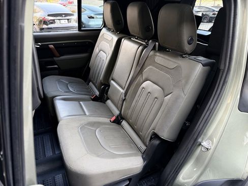 Used 2020 Land Rover Defender 110 S image 31