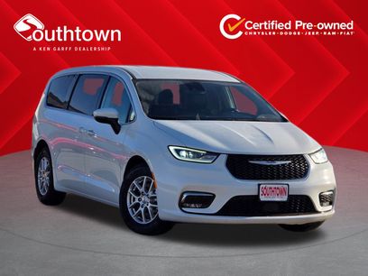 Certified 2023 Chrysler Pacifica Touring-L