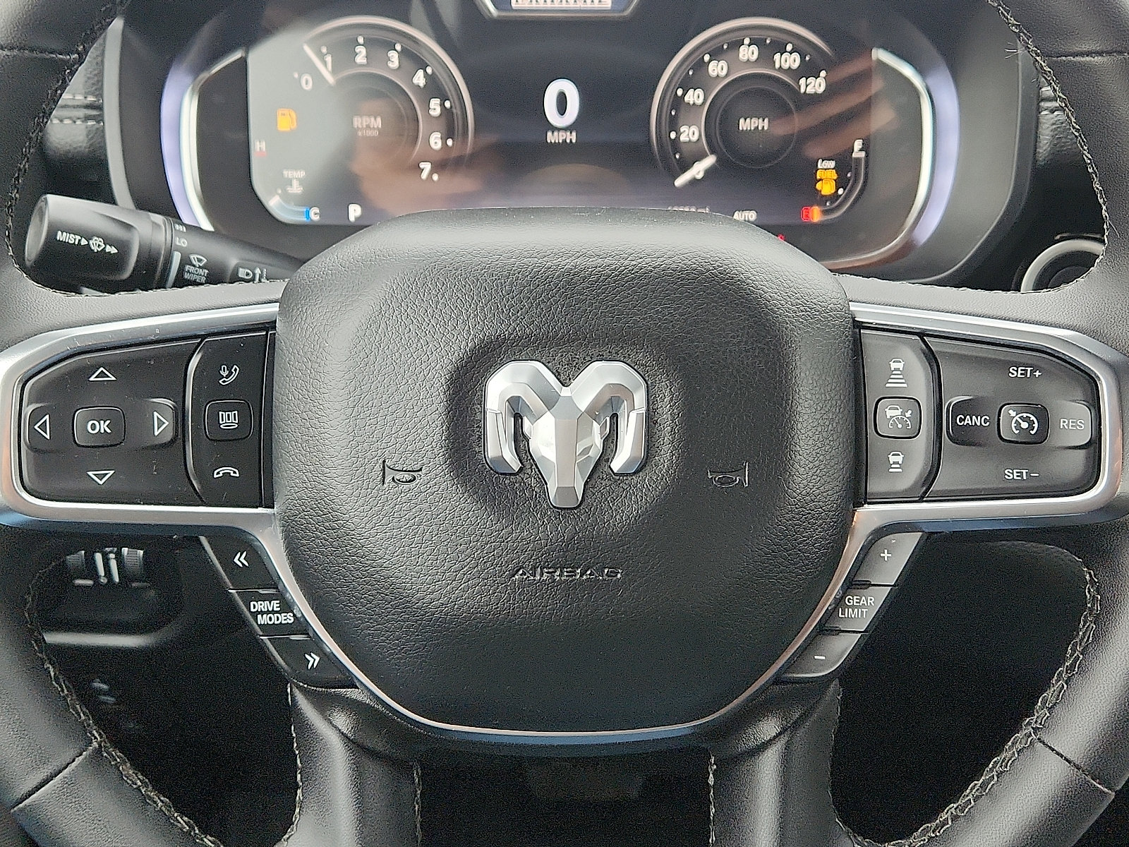 Used 2025 RAM 1500 Laramie AWD/4WD image 20