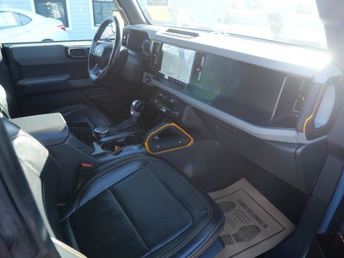 Used 2021 Ford Bronco Badlands image 27