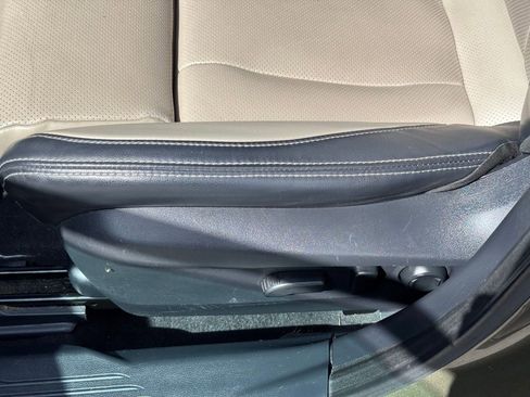 Used 2020 Subaru Outback Limited image 14