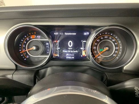 Used 2021 Jeep Wrangler Unlimited Sahara AWD/4WD image 21