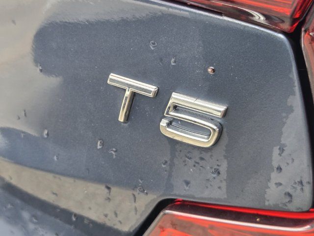 Used 2020 Volvo S60 T5 Momentum FWD image 10