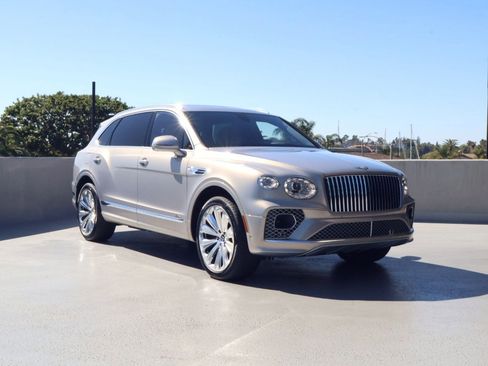 Used 2023 Bentley Bentayga Extended Wheelbase AWD/4WD image 1