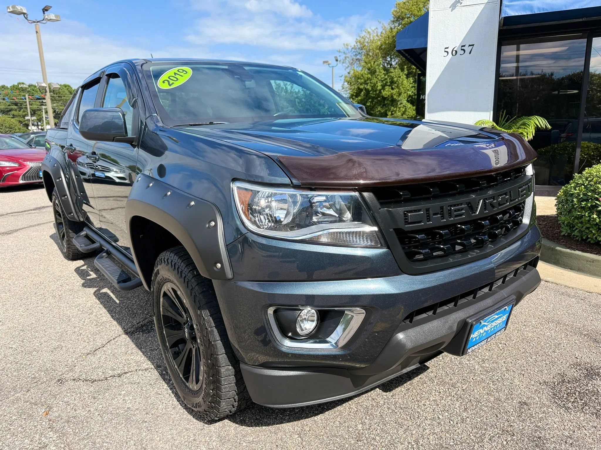 Used 2019 Chevrolet Colorado LT w/ LT Convenience Package AWD/4WD image 11