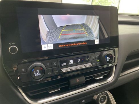 Certified 2025 Toyota Grand Highlander AWD Hybrid image 12