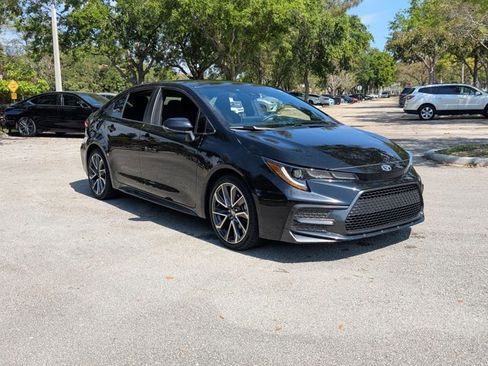 Used 2021 Toyota Corolla SE image 3