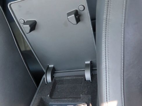 Used 2017 Jaguar XE First Edition image 27