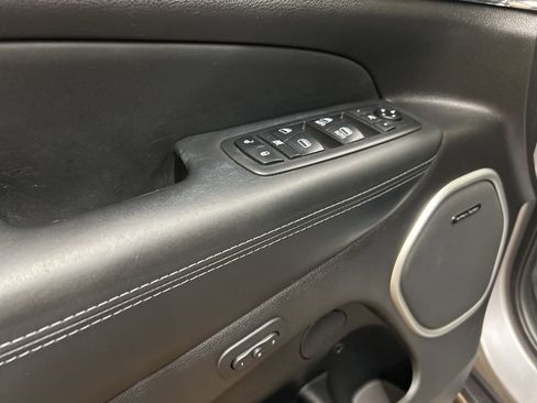 Used 2019 Jeep Grand Cherokee Summit AWD/4WD image 26