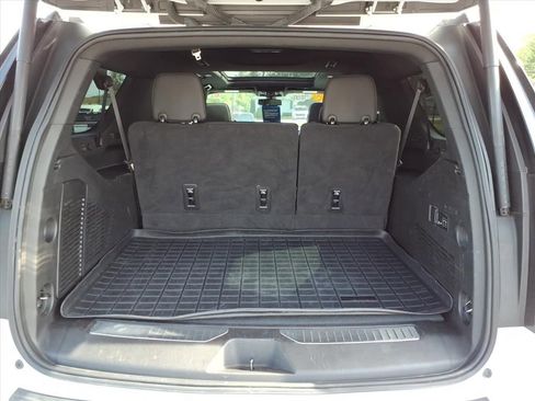 Used 2022 Chevrolet Suburban RST w/ Luxury Package image 14