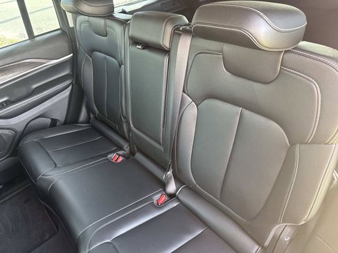 Used 2024 Jeep Grand Cherokee Limited AWD/4WD image 13