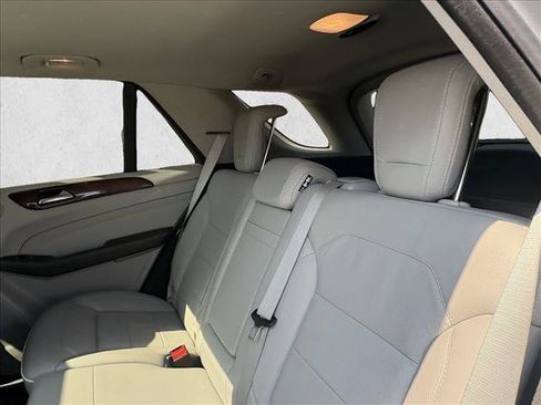 Used 2014 Mercedes-Benz ML 350 BlueTEC 4MATIC image 19