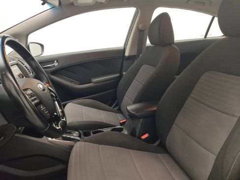 Used 2018 Kia Forte S w/ S Technology Package FWD image 17