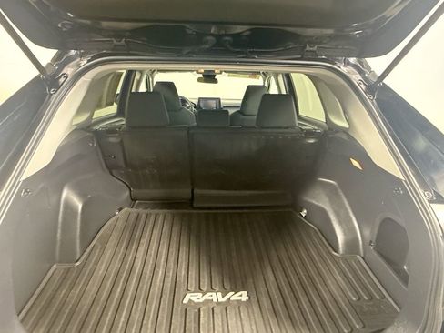 Certified 2021 Toyota RAV4 LE image 24