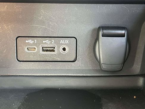Used 2024 Nissan Sentra SV FWD image 28