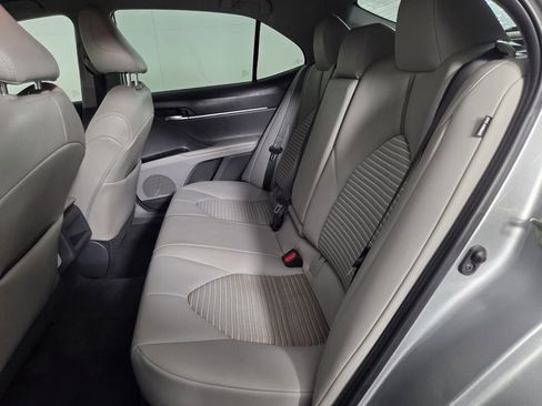 Used 2020 Toyota Camry SE w/ Convenience Package FWD image 24