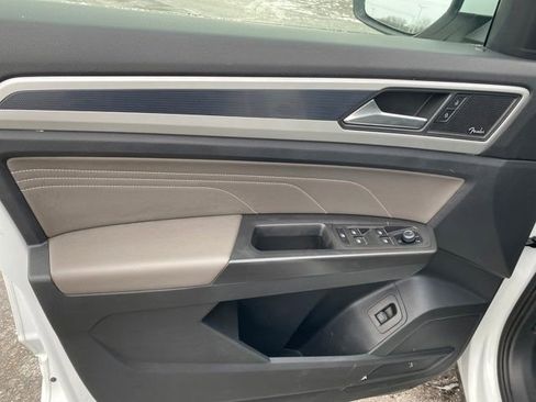 Used 2023 Volkswagen Atlas Cross Sport SEL Premium R-Line image 16