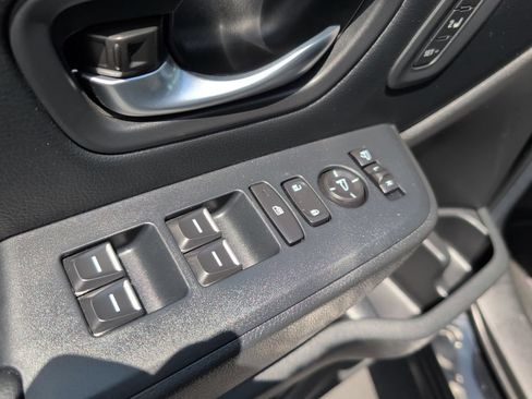 Used 2025 Honda Pilot Black Edition image 10