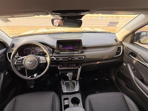 Used 2021 Kia Seltos SX image 28