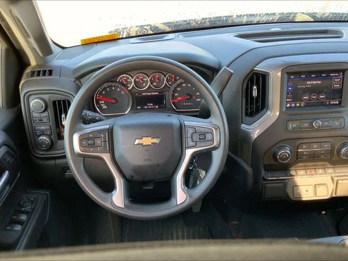 Used 2022 Chevrolet Silverado 1500 Custom w/ Safety Confidence Package image 6