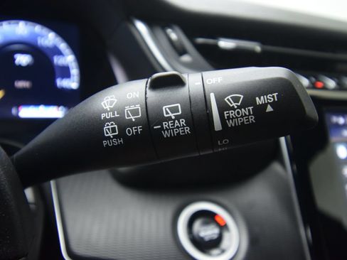 Used 2024 Jeep Grand Cherokee Altitude AWD/4WD image 32
