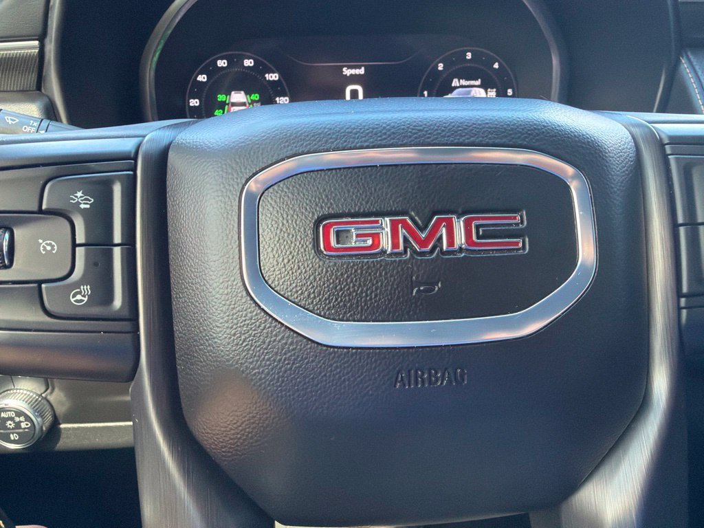 Used 2024 GMC Yukon AT4 AWD/4WD image 13