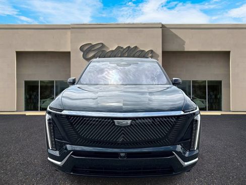 New 2027 Cadillac Vistiq Luxury w/ LPO, Floor Liner Package AWD/4WD image 8