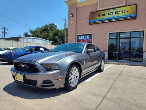 Used 2013 Ford Mustang Premium RWD image 8