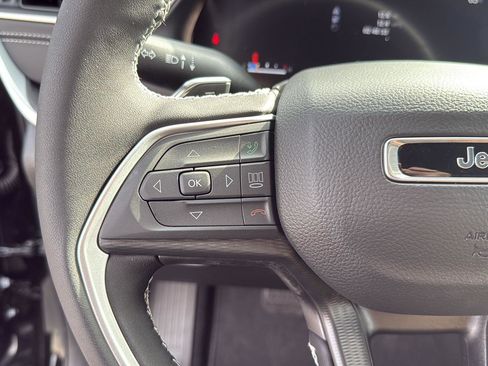 New 2025 Jeep Grand Cherokee L Altitude image 16