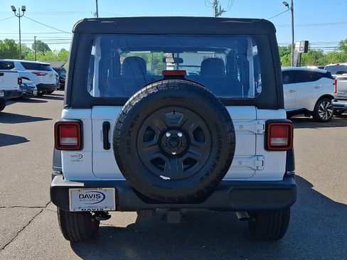 Used 2025 Jeep Wrangler Sport AWD/4WD image 5