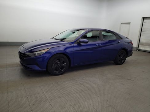 Used 2022 Hyundai Elantra SEL FWD image 2