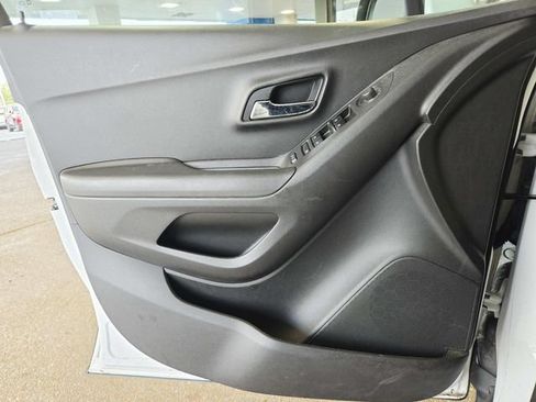 Used 2020 Chevrolet Trax LS w/ Tint and Cruise Package FWD image 20