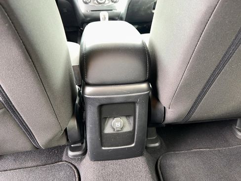 Used 2020 Dodge Journey SE image 25