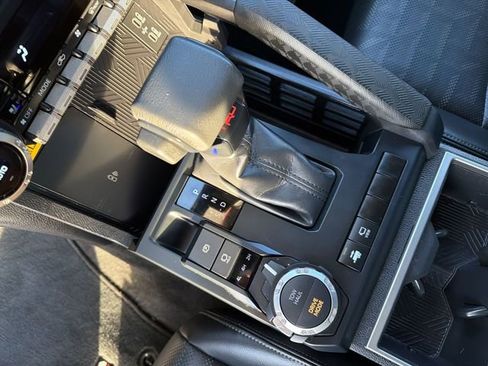 Certified 2024 Toyota Tacoma TRD Sport w/ TRD Sport Premium Package AWD/4WD image 23