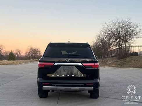 Used 2024 Toyota Sequoia Capstone image 3