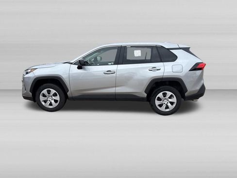 Used 2025 Toyota RAV4 LE AWD/4WD image 7